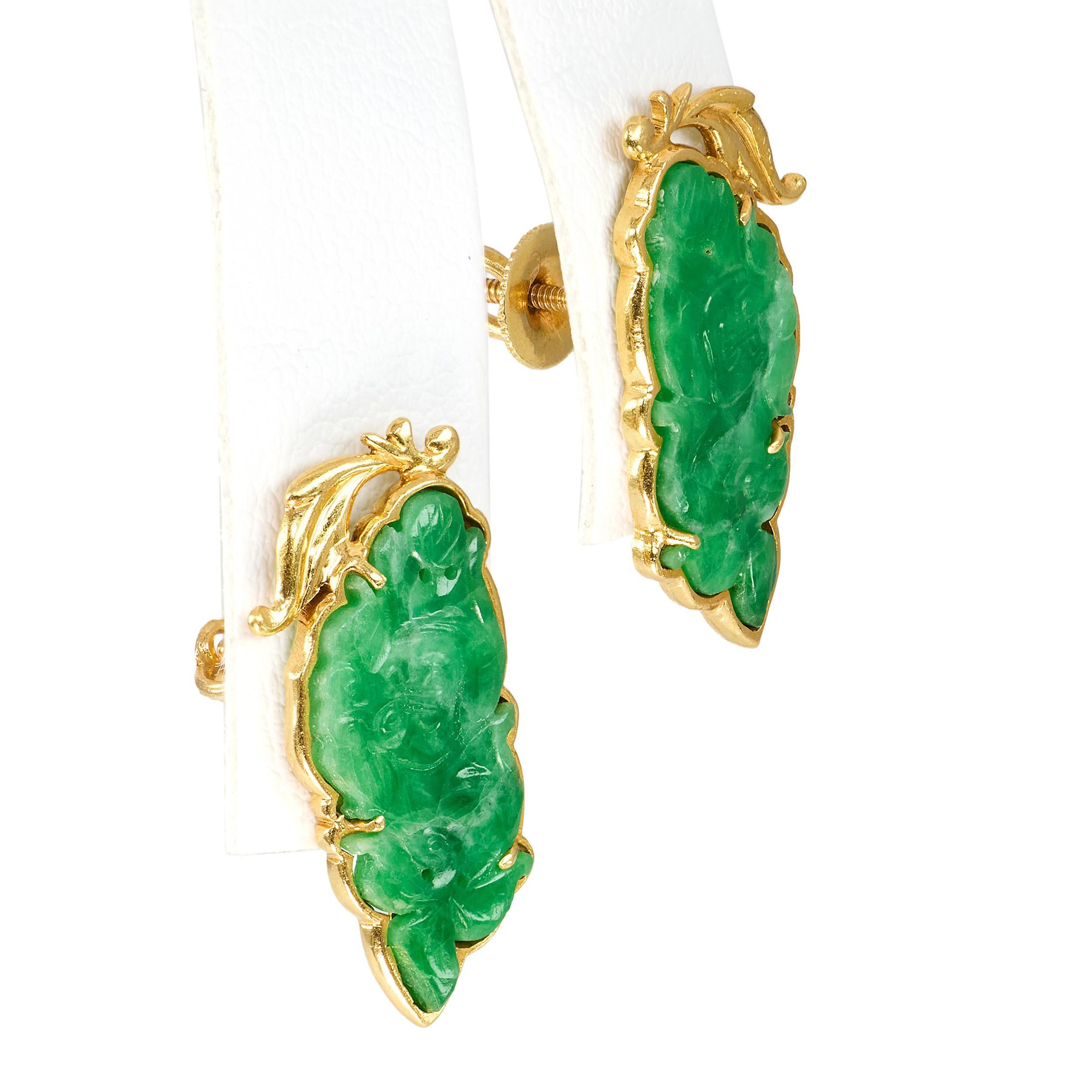 Vintage 18k Yellow Gold Imperial Jade Carved Floral Earrings