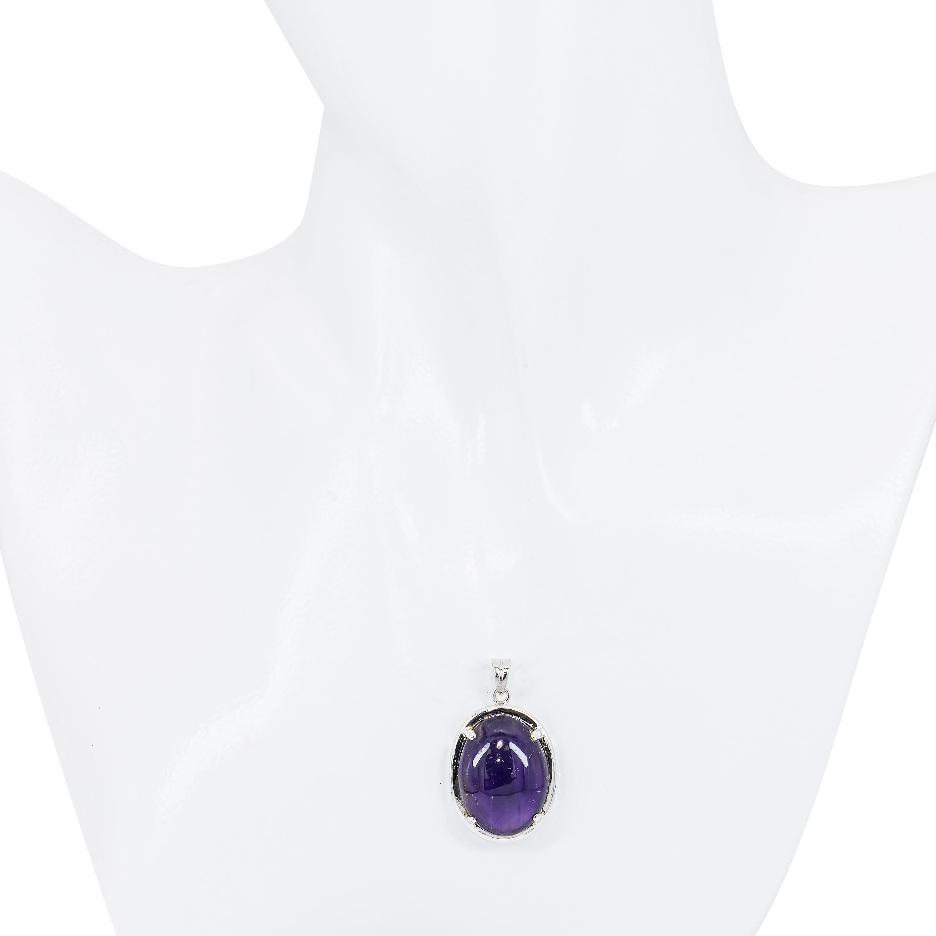 Vintage 16k White Gold Amethyst Cabochon Pendant