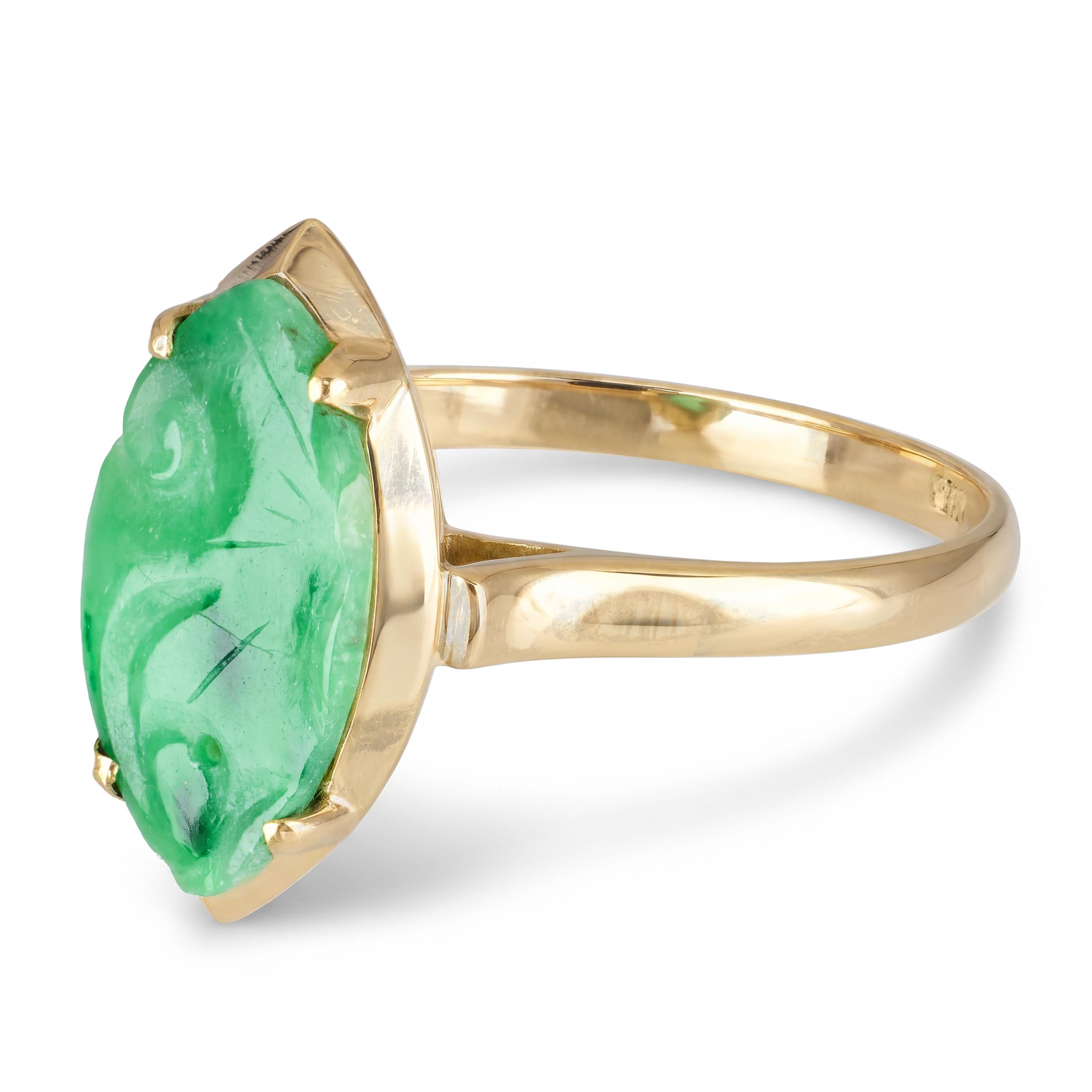 Vintage Yellow Gold Carved Jadeite Solitaire Ring