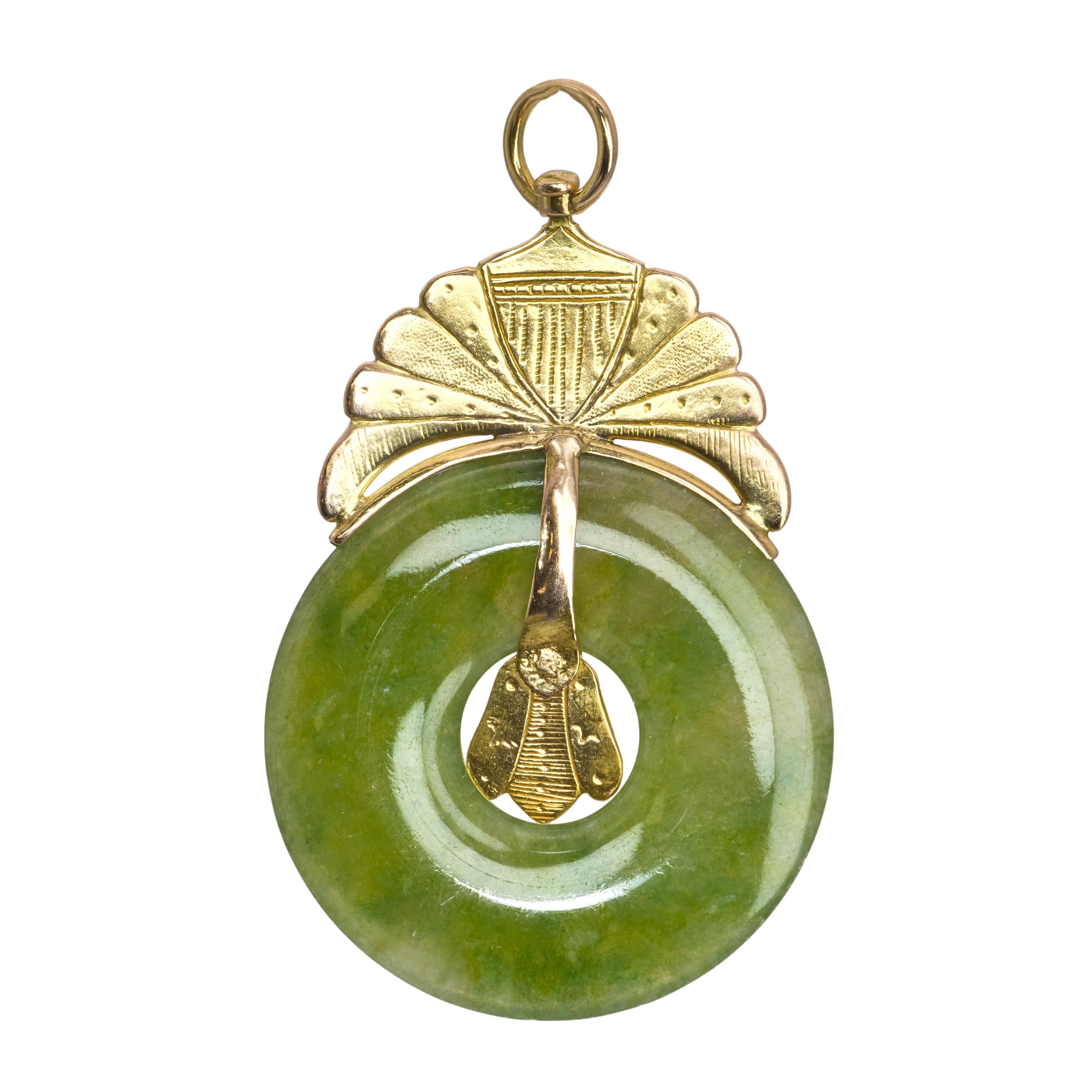 Vintage 17k Yellow Gold Palm Motif Jade Donut Pendant