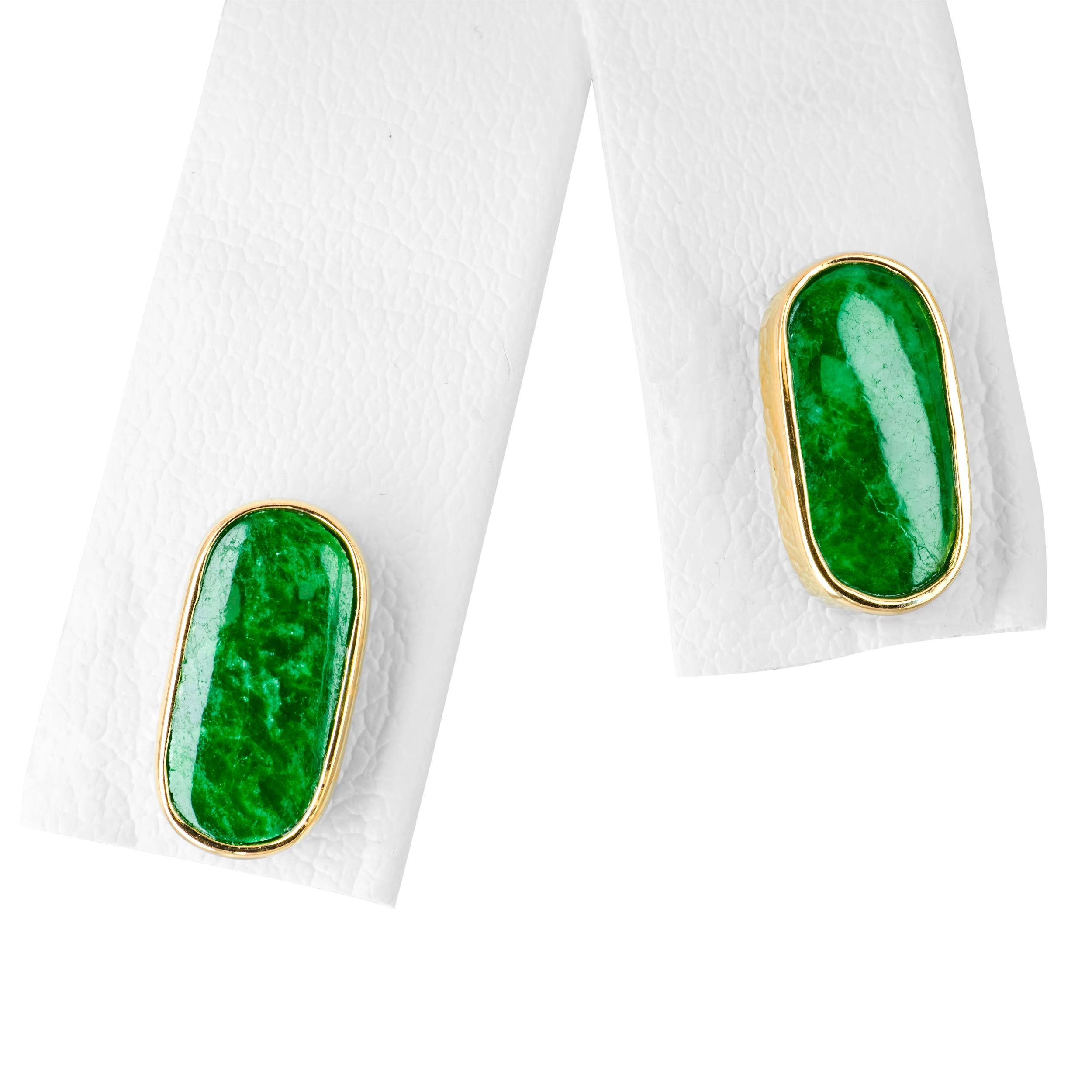 Vintage 14k Yellow Gold Green Jade Stud Earrings