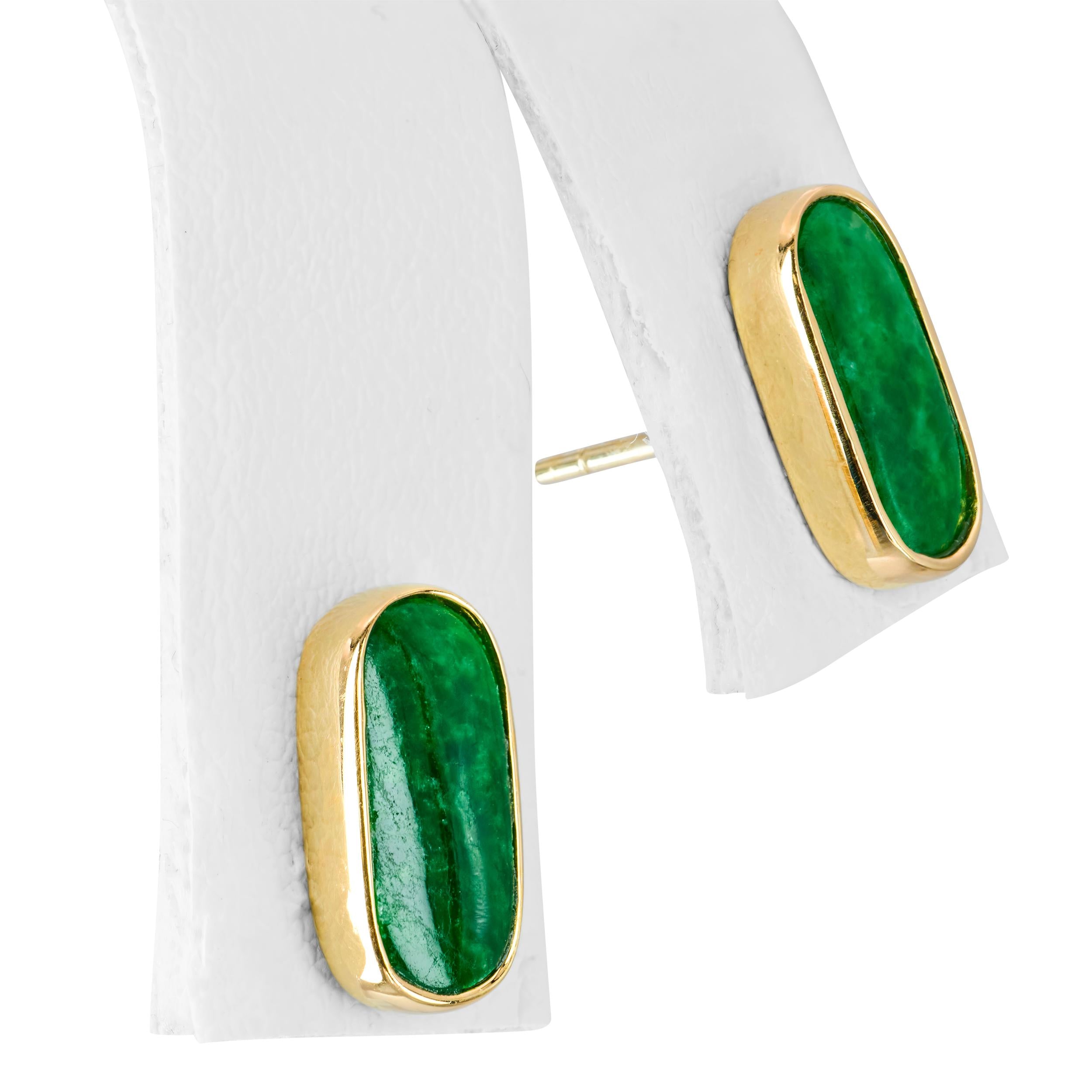 Vintage 14k Yellow Gold Green Jade Stud Earrings