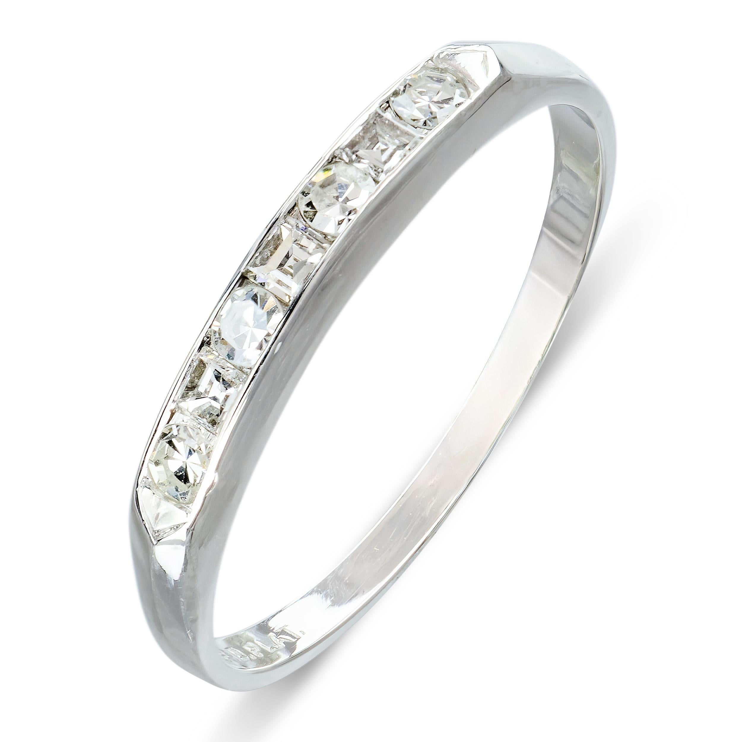 Vintage Platinum Single Cut and Carré Cut Alternating Diamond Band Ring