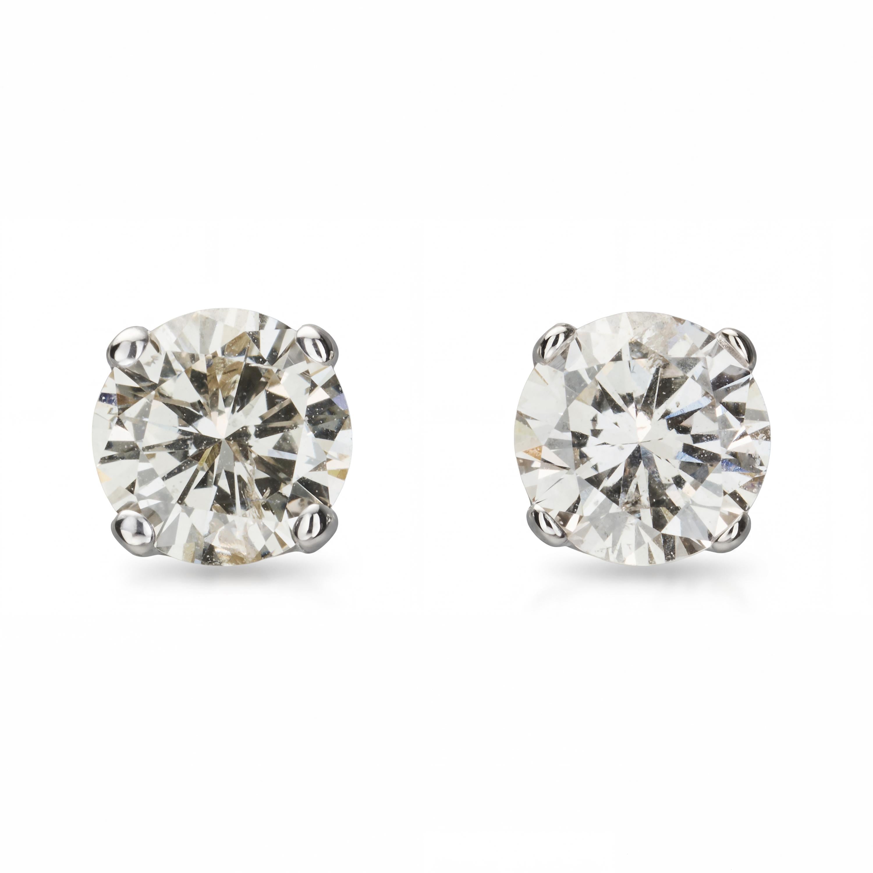 14k White Gold .66ctw Diamond Stud Earrings