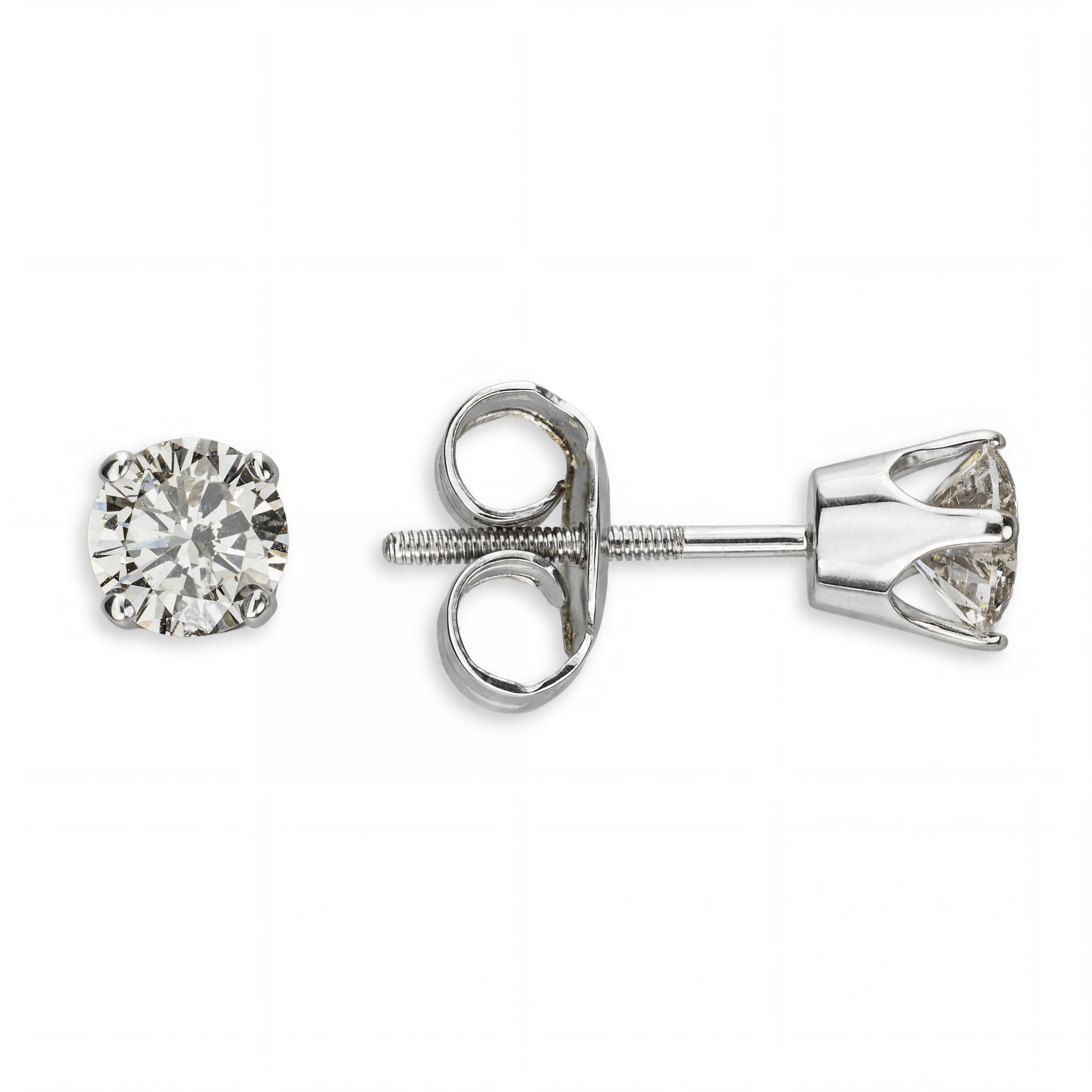 14k White Gold .66ctw Diamond Stud Earrings