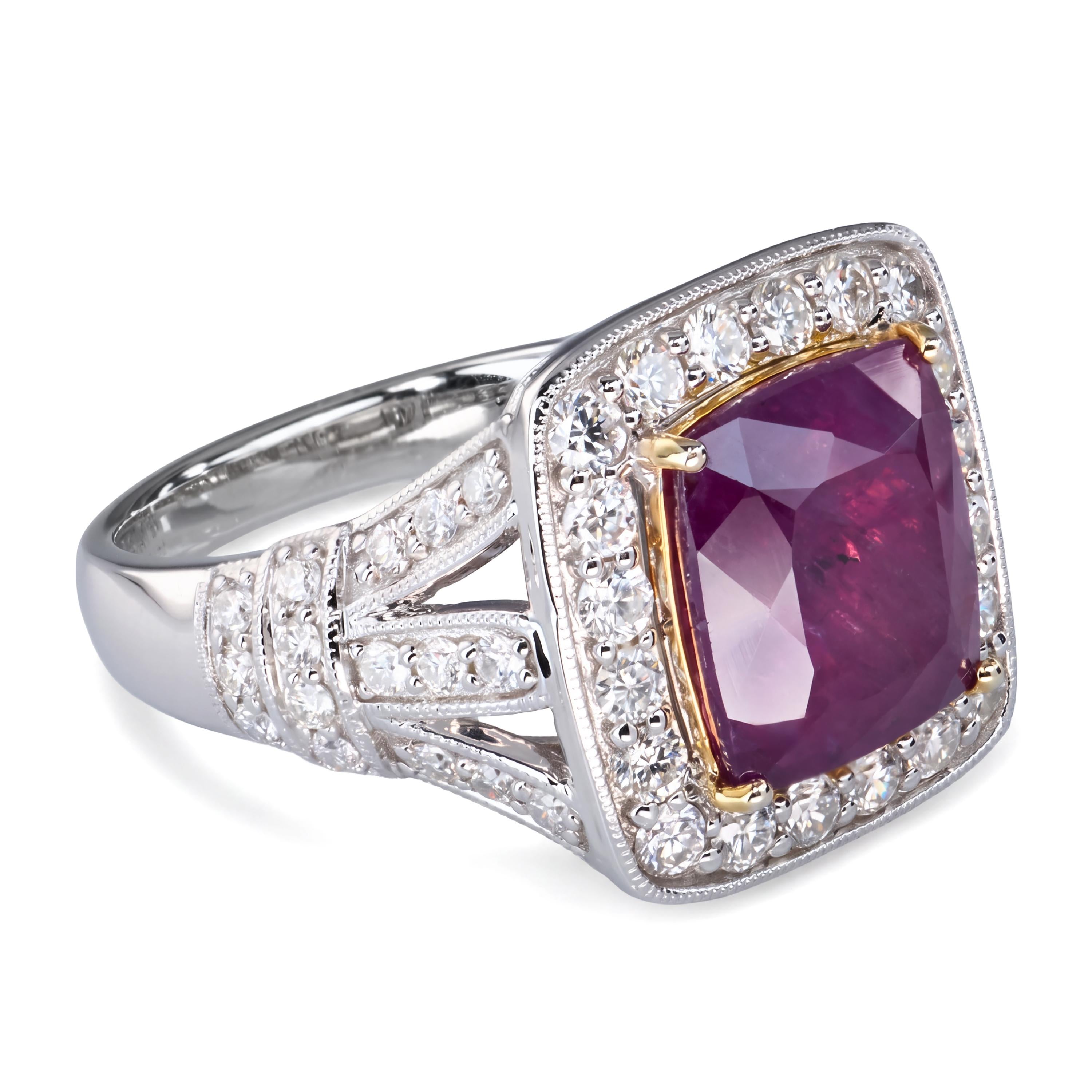 Oscar Friedman 18k White Gold 4.67ct Kashmir Sapphire and Diamond Ring