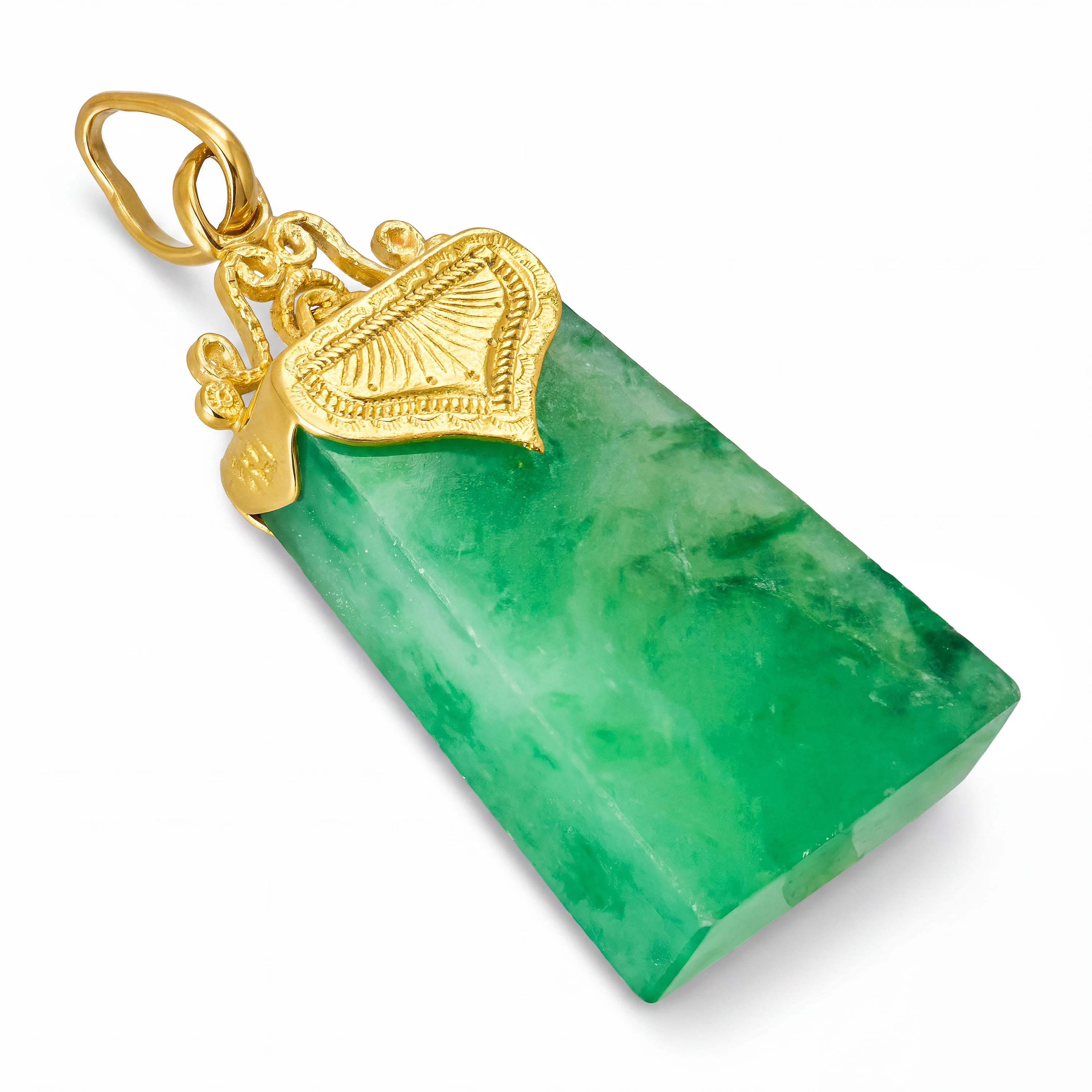Vintage 24k Yellow Gold Jadeite Jade Pendant