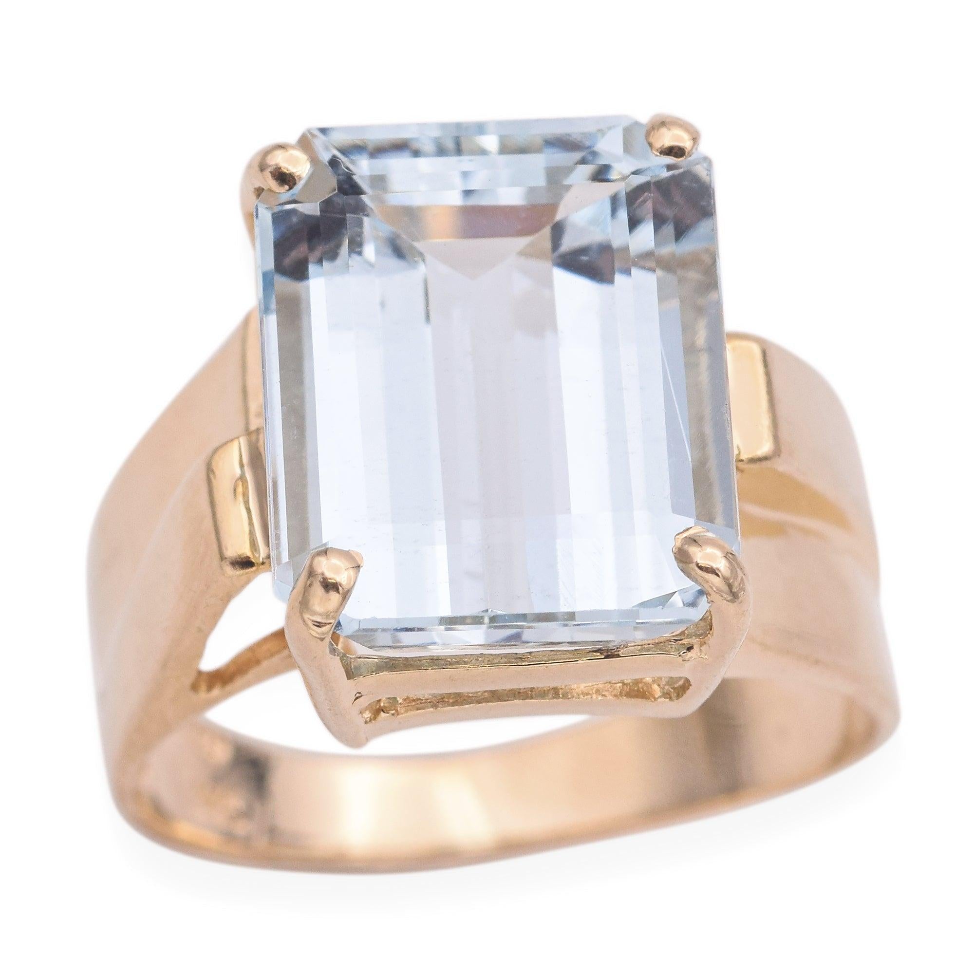 Vintage 14K Yellow Gold 4.77ct Emerald Cut Aquamarine Cocktail Ring
