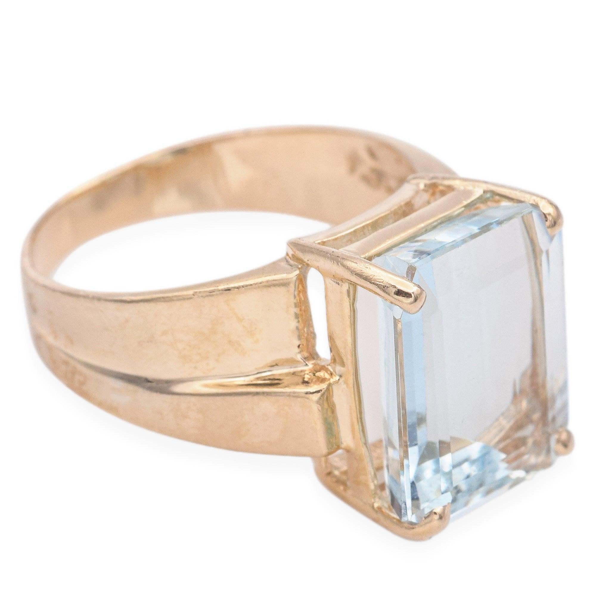 Vintage 14K Yellow Gold 4.77ct Emerald Cut Aquamarine Cocktail Ring