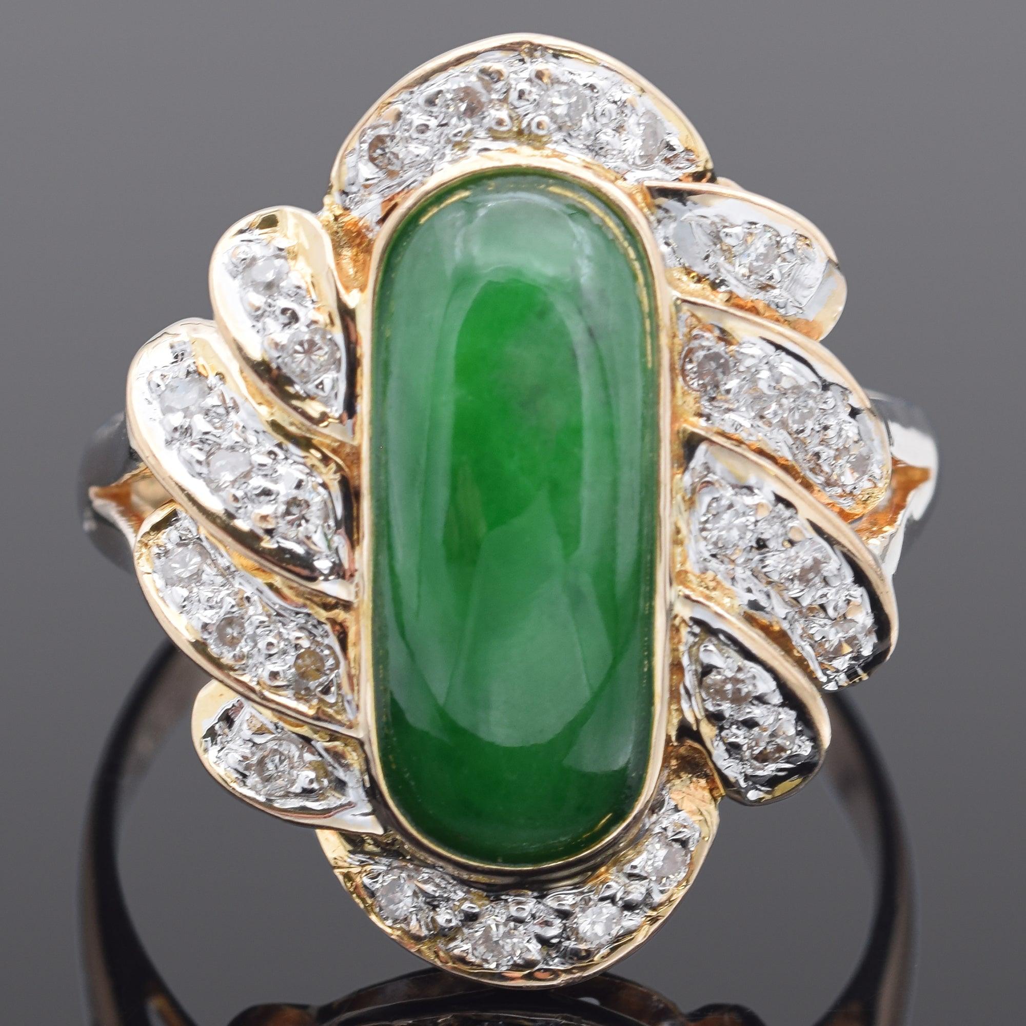 Vintage 18k Yellow Gold Green Jade & Diamond Cocktail Ring