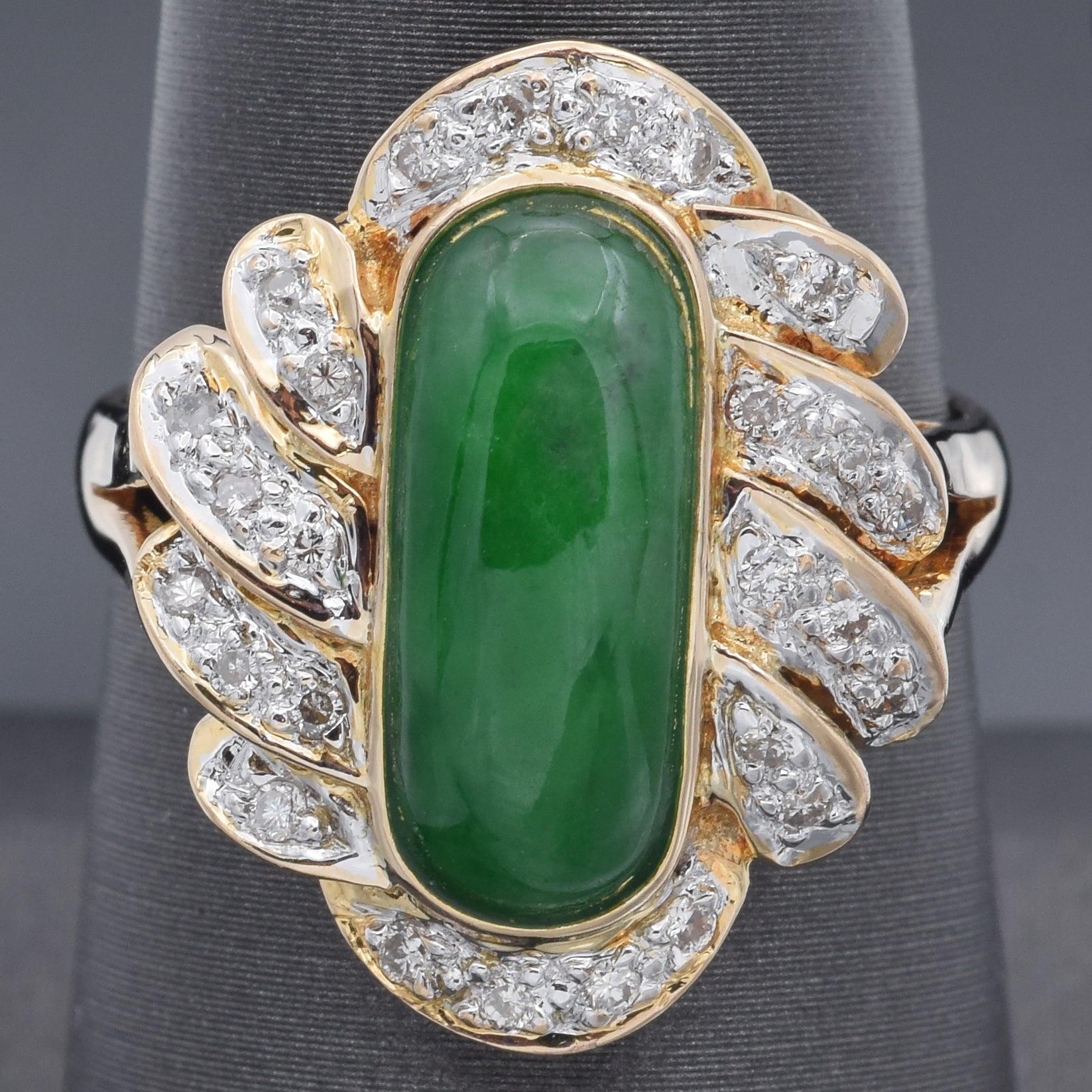 Vintage 18k Yellow Gold Green Jade & Diamond Cocktail Ring