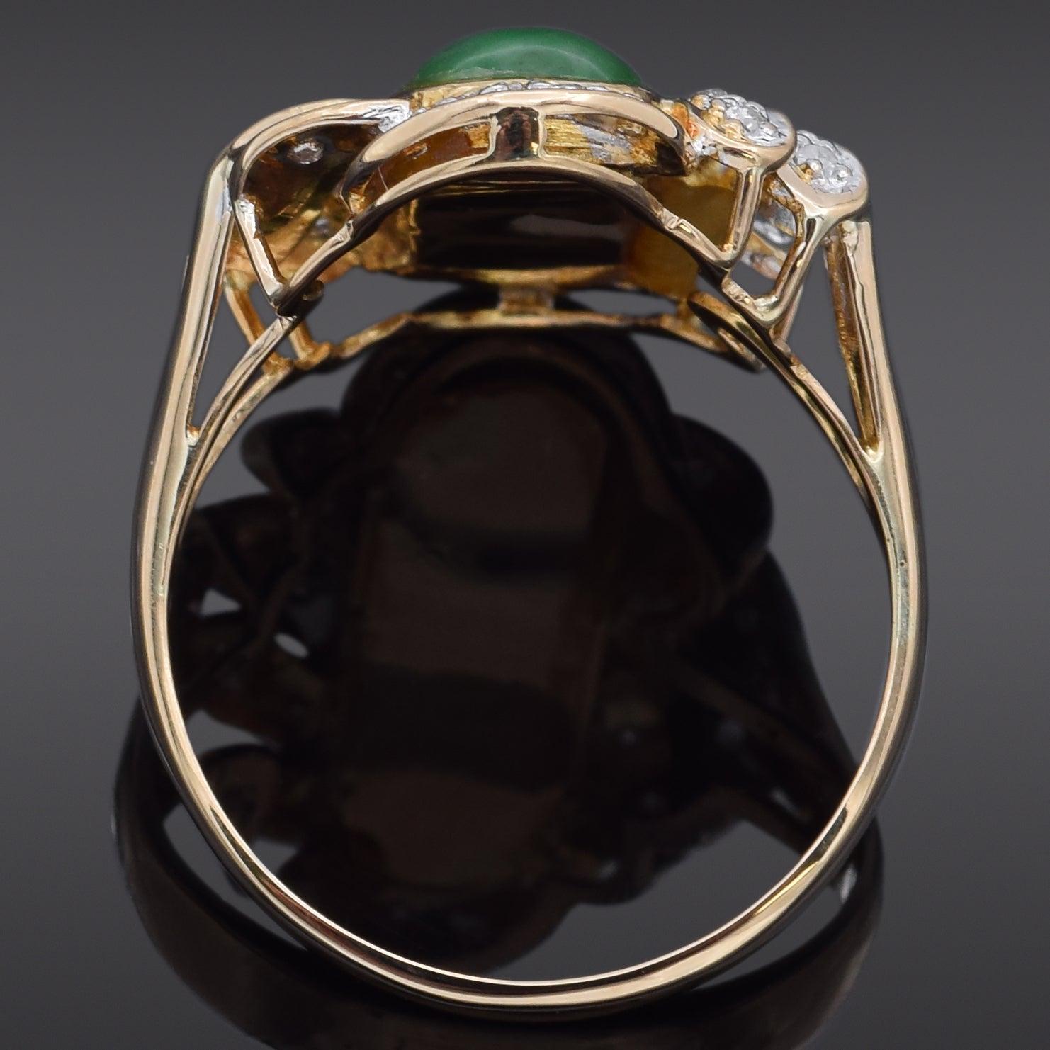 Vintage 18k Yellow Gold Green Jade & Diamond Cocktail Ring
