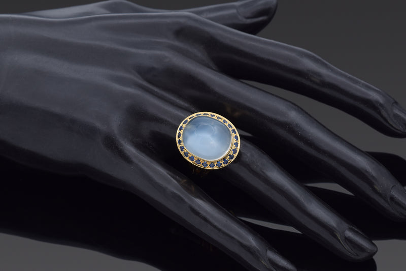 Vintage 18K Yellow Gold 18.60 Ct Moonstone & Sapphire Cocktail Ring Size 5.5