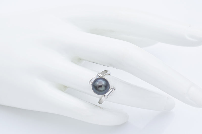 Vintage 14K White Gold Black Pearl & Diamond Bypass Band Ring Size 5.5