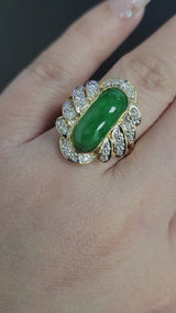 Vintage 18k Yellow Gold Green Jade & Diamond Cocktail Ring