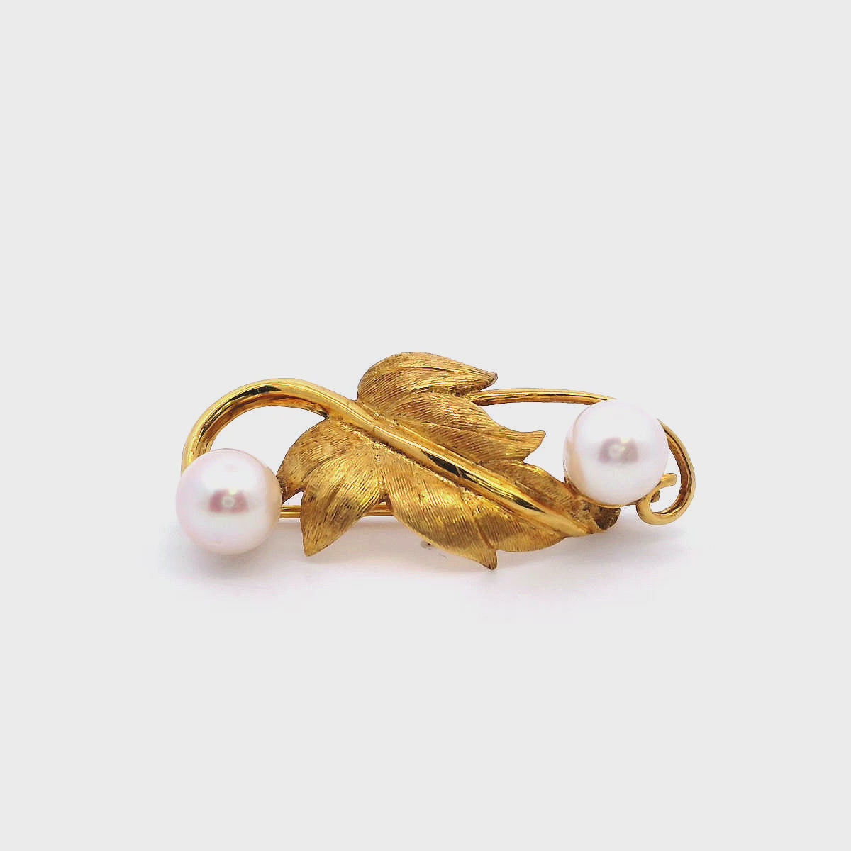Vintage Yellow Gold Leaf Motif Cultured Pearl Brooch