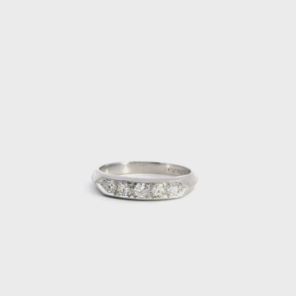 Antique Platinum 0.13 TCW Diamond Wedding Band