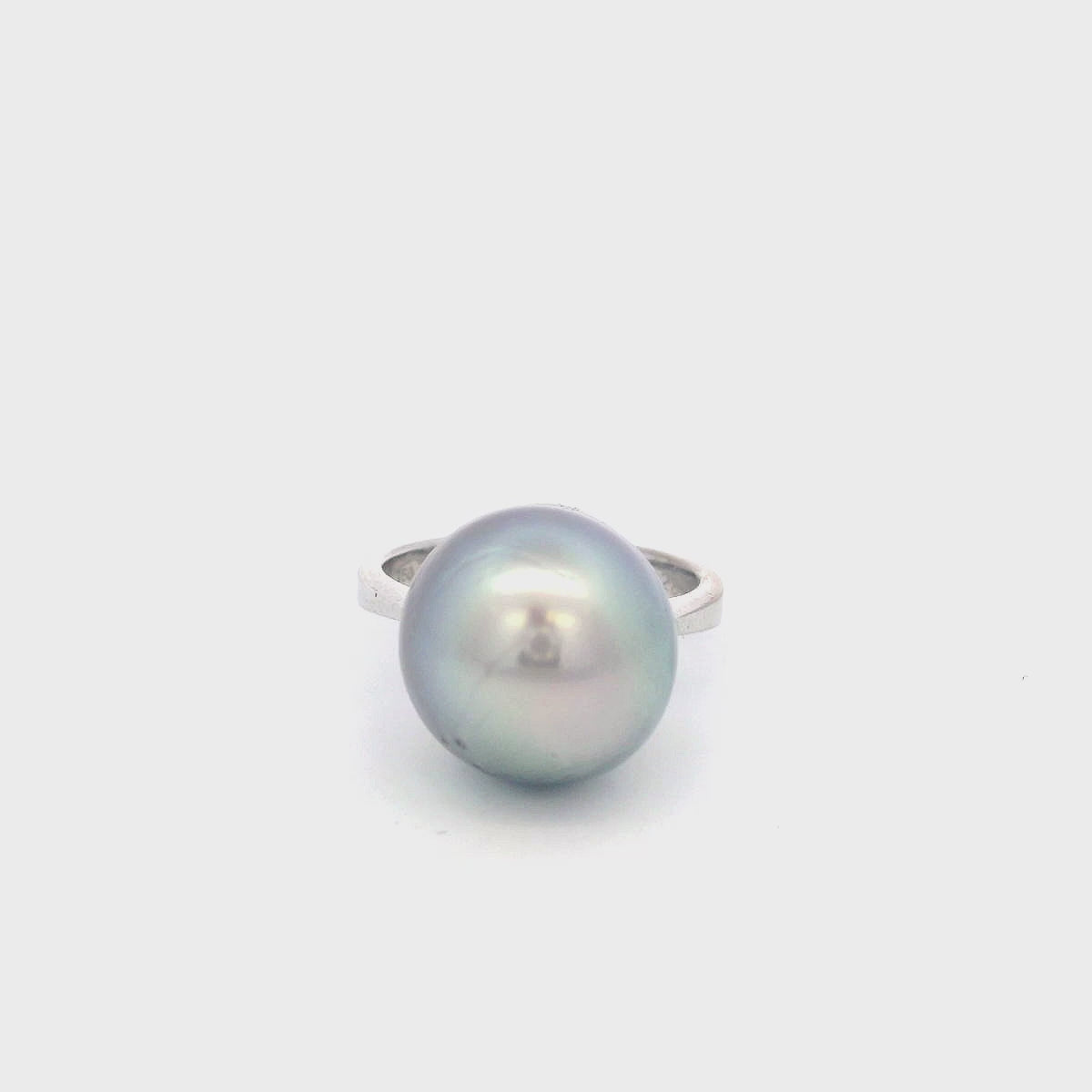 Vintage 18k White Gold Tahitian Black Pearl and Diamond Ring