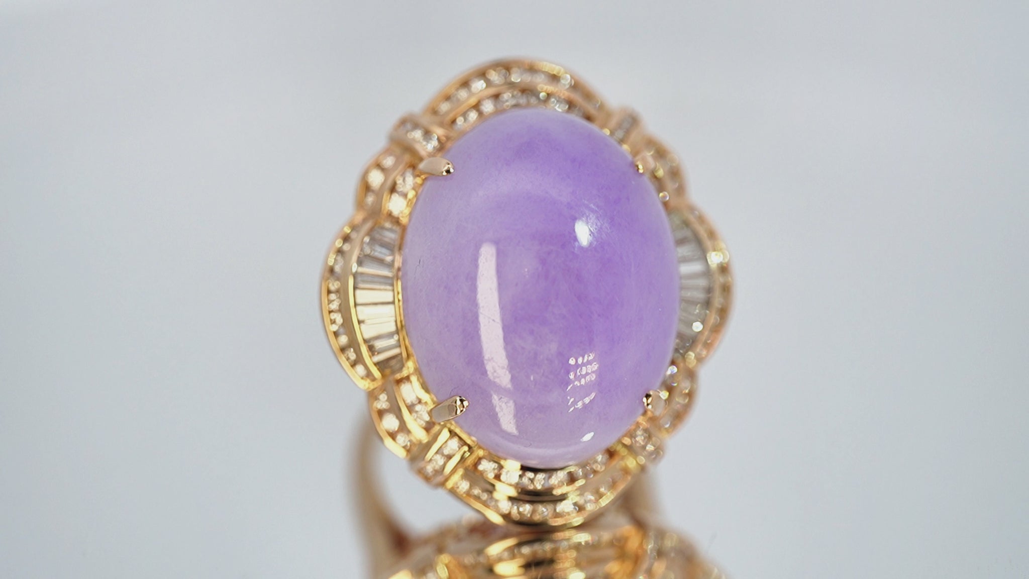 Vintage 14k Yellow Gold 35ct Lavender Jade and 2.82tcw Diamond Statement Ring
