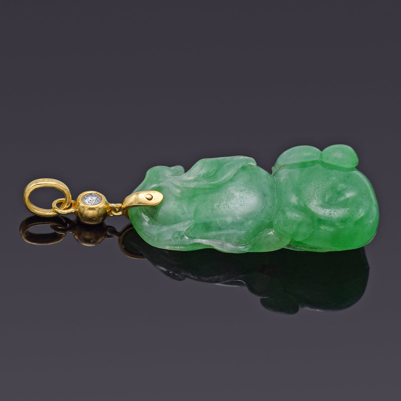 Vintage 18K Yellow Gold Green Jade & Diamond Carved Fruit Pendant 13.2 Grams