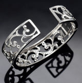 Leslie Greene 18K White Gold 1.20 TCW Diamond Hinged Cuff Bracelet