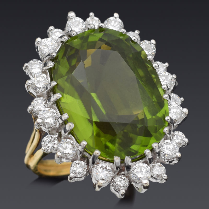Vintage 18K Yellow Gold 17.54 Ct Peridot & 1.44 TCW Diamond Oval Cocktail Ring