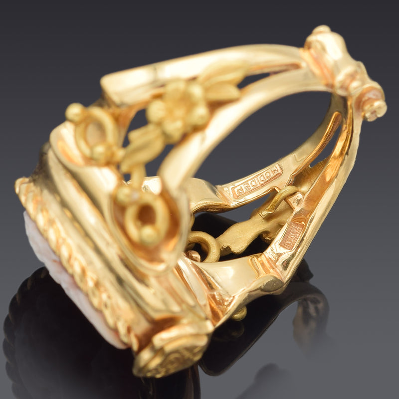 Antique Mod Dep Italy 18K Yellow Gold Cameo Shell Ring