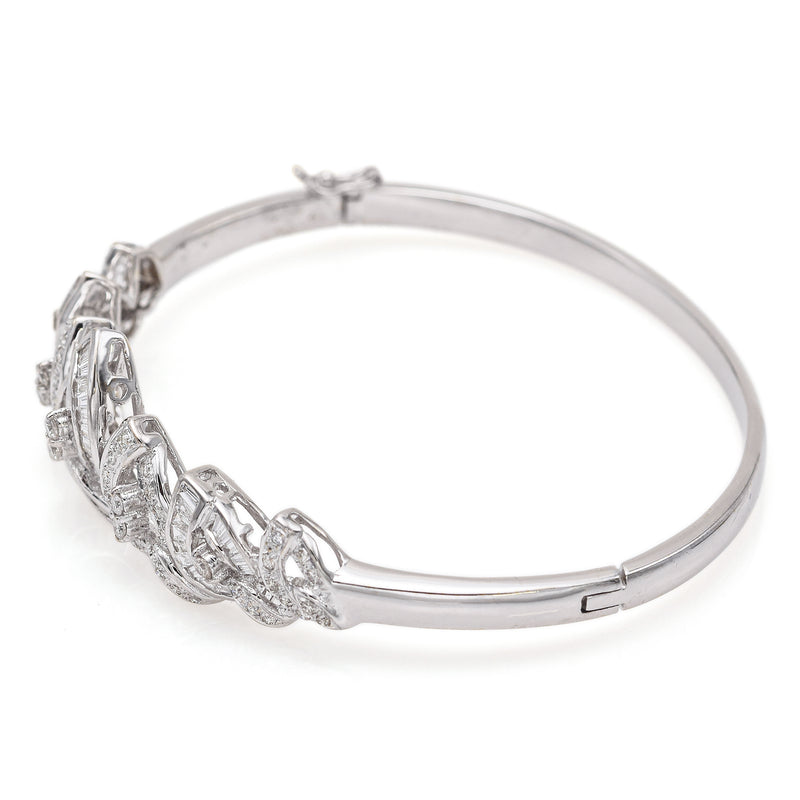 Vintage 18K White Gold 2.17 TCW Diamond Swirl Hinged Bangle Bracelet + Box