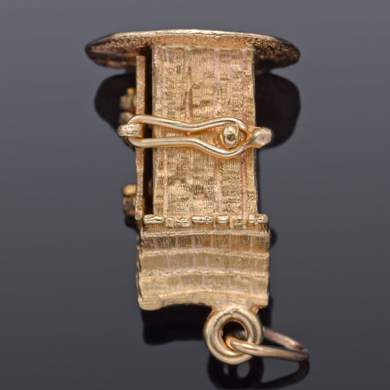 Vintage 14K Gold Man Sitting on Toilet Outhouse Movable Charm Pendant 7.7G