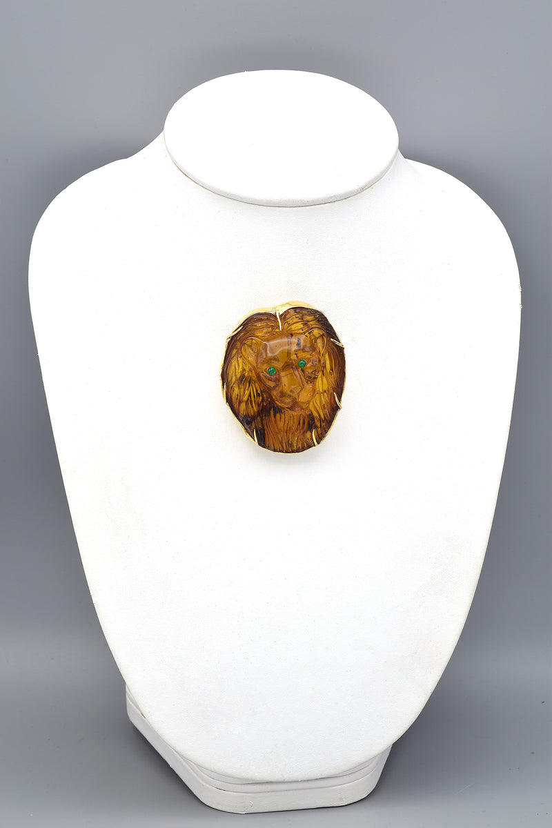 Vintage 18K Yellow Gold Amber & Emerald Large Hand Made Carved Lion Brooch Pin