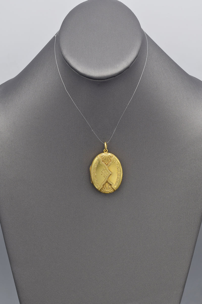 Antique Victorian 18K Yellow Gold Large Oval Locket Pendant