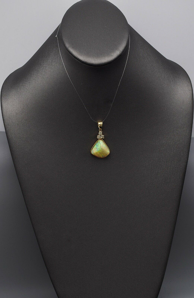 Vintage 14K Yellow Gold Opal & 0.54 TCW Diamond Pendant 5.2 Grams 31.8 x 20.9 mm