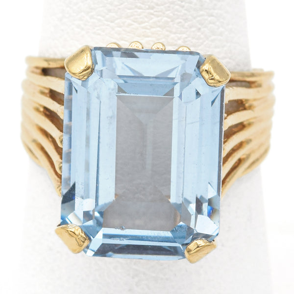 Vintage 14K Yellow Gold 11.09 Ct Blue Topaz Emerald Cut Cocktail Ring