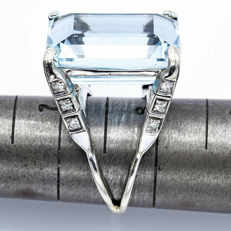 Vintage 14K White Gold 24.63 Carats Aquamarine & Diamond Ring