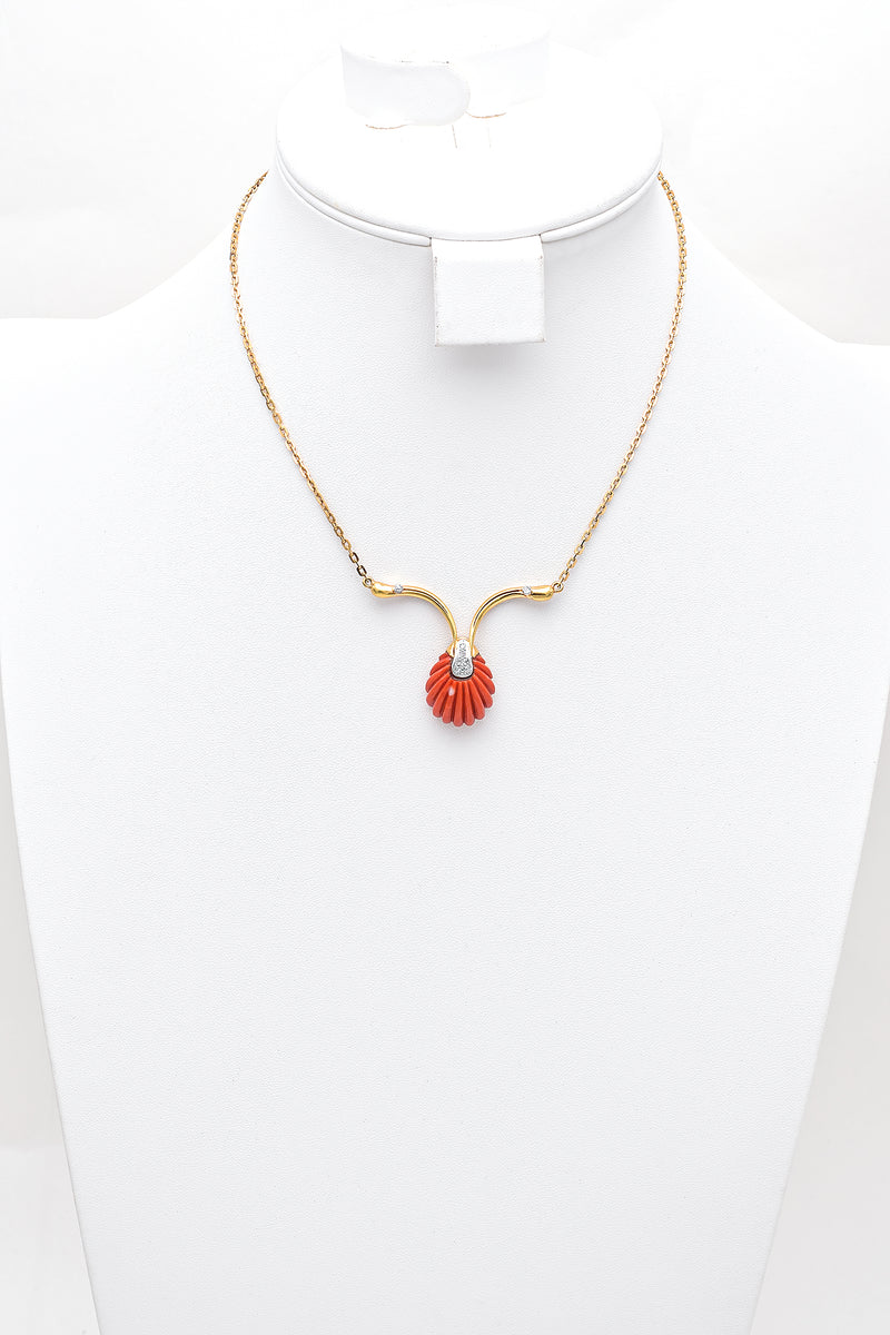 Uno a Erre Vintage 14K Yellow Gold Red Coral & Diamond Shell Pendant Necklace