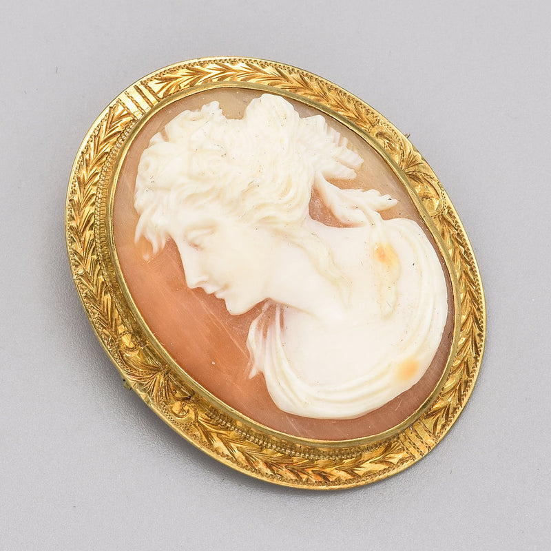 Antique 14K Yellow Gold Etched Oval Cameo Brooch Pin