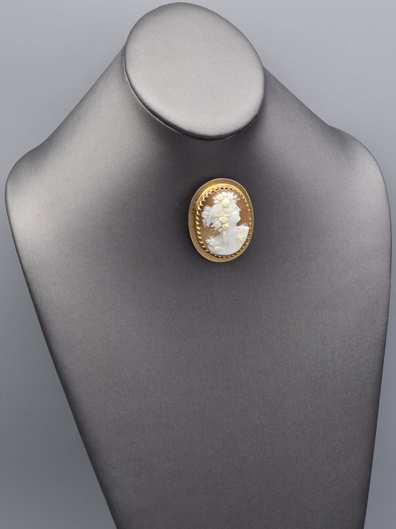 Antique 14K Yellow Gold Large Oval Cameo Brooch Pin