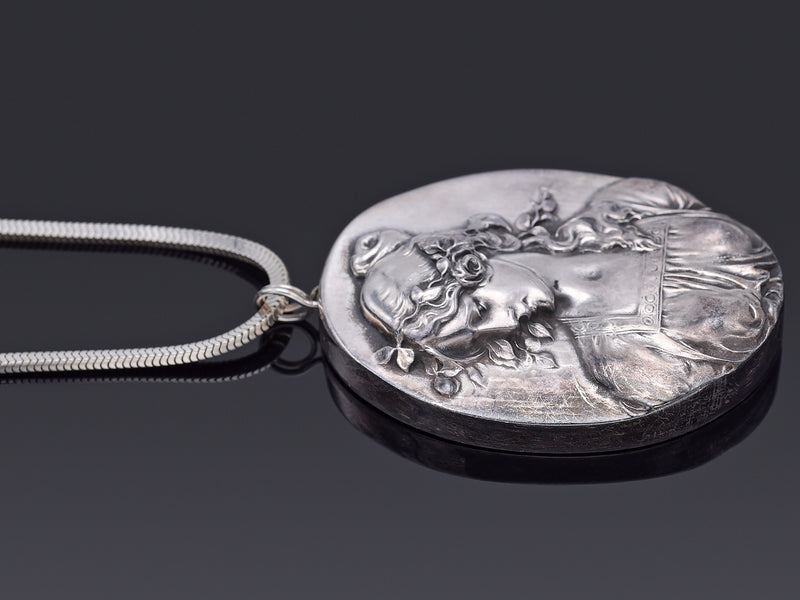 Vintage Henryk Winograd HW 999 Fine Silver Repousse Large Cameo Pendant Necklace