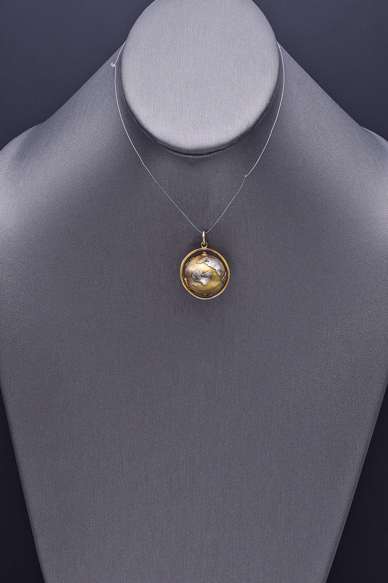 Vintage 14K Yellow Gold Spinning Globe World Charm Pendant 6.3 Grams