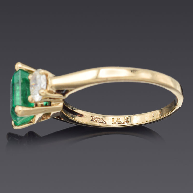 Vintage 14K Yellow Gold 1.65 Ct Emerald & Diamond Band Ring 3.2 Grams Size 5.5
