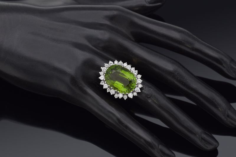 Vintage 18K Yellow Gold 17.54 Ct Peridot & 1.44 TCW Diamond Oval Cocktail Ring