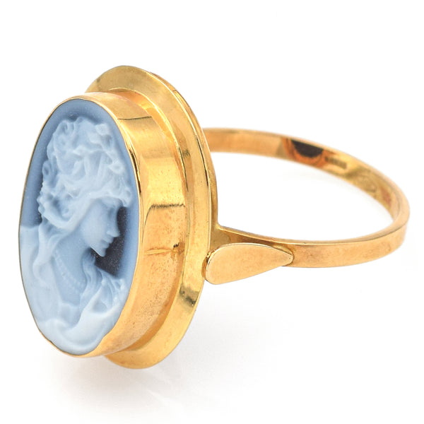 Vintage 18K Yellow Gold Blue Agate Cameo Ring