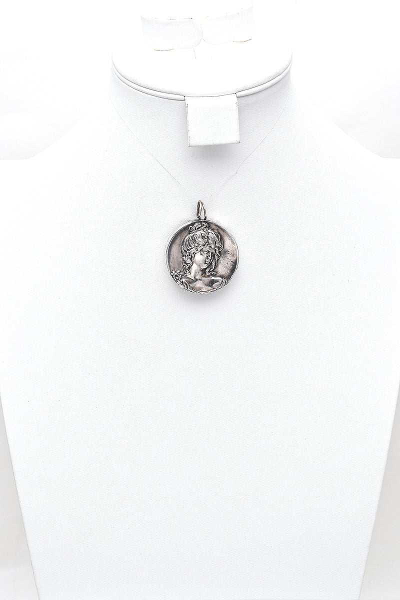 Vintage Henryk Winograd HW 999 Fine Silver Repoussé Baroque Woman Pendant
