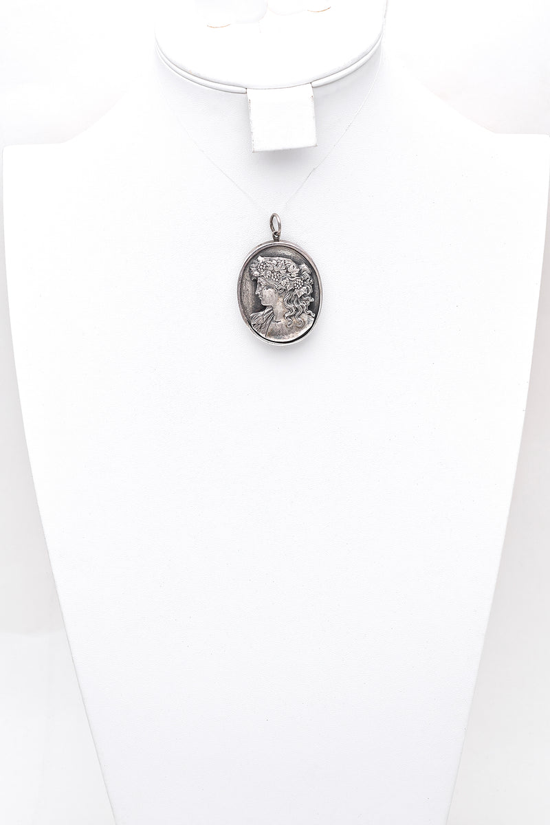Vintage Henryk Winograd HW 999 Fine Silver Repoussé Woman Grape Vine Pendant Md